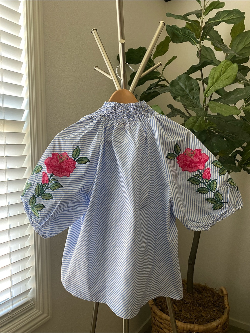 THML | Calla Blue Floral Embroidered Top - 100% cotton - Large - Picture 5 of 7